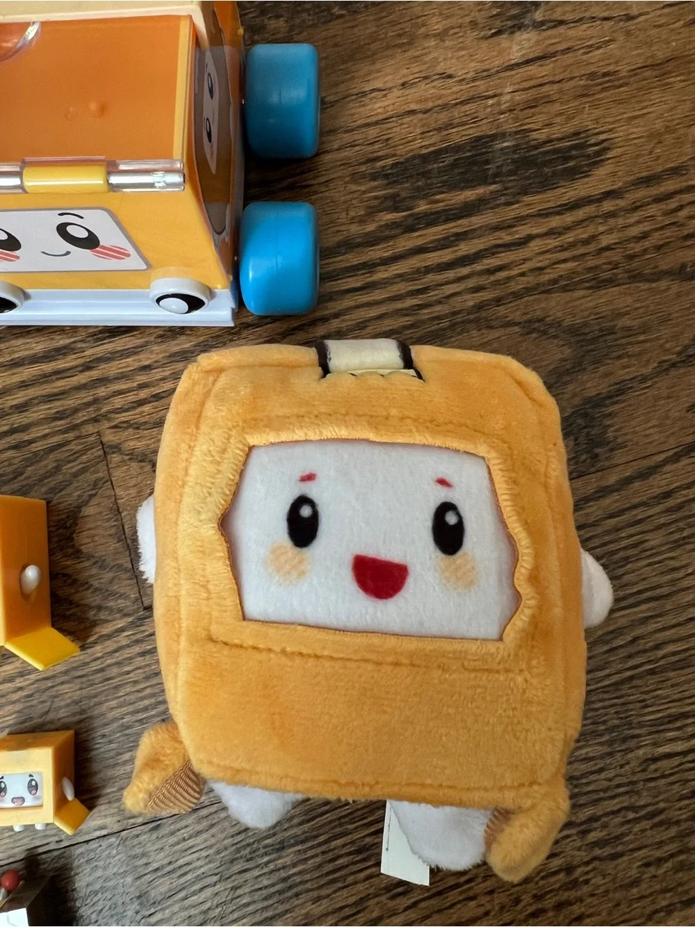 Lanky Box Boxy Character Yellow Plush & Toy Set – Kids Collectible Play Pack
